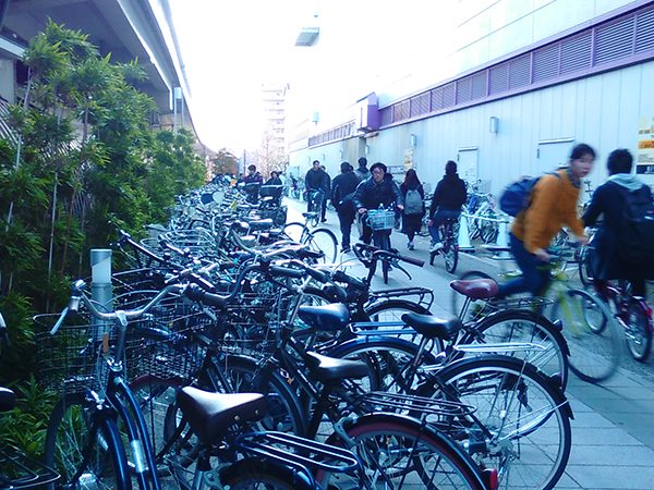 二条駅南自転車駐車場西側/啓発前